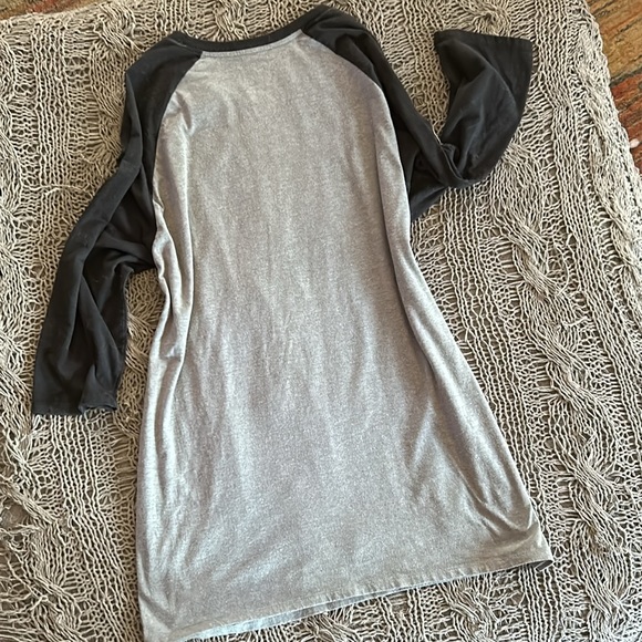 Iowa Hawkeye Nike Tee. Gray raglan t-shirt XL - Picture 4 of 5